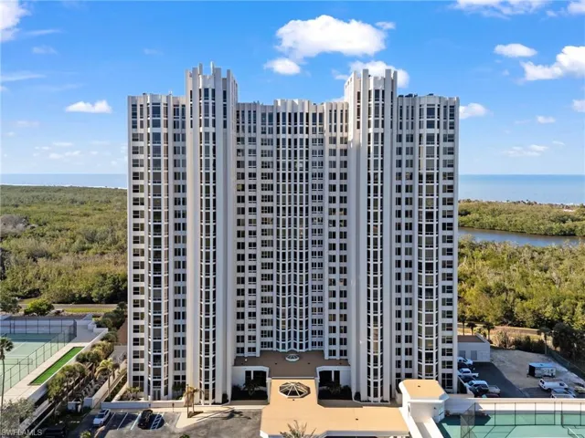 6849  GRENADIER  BLVD, Naples, FL 34108