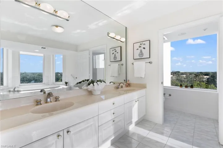 6849  GRENADIER  BLVD, Naples, FL 34108