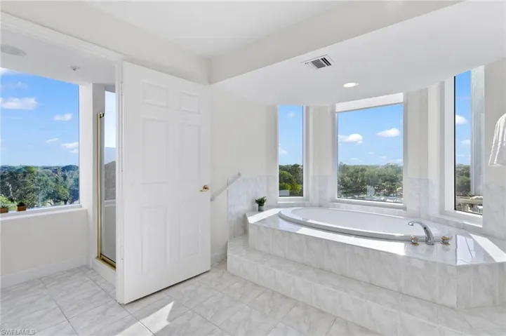 6849  GRENADIER  BLVD, Naples, FL 34108
