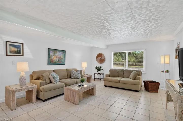 Large great room / Den