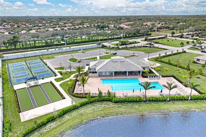 370 Deauville LOOP, NAPLES FL 34114