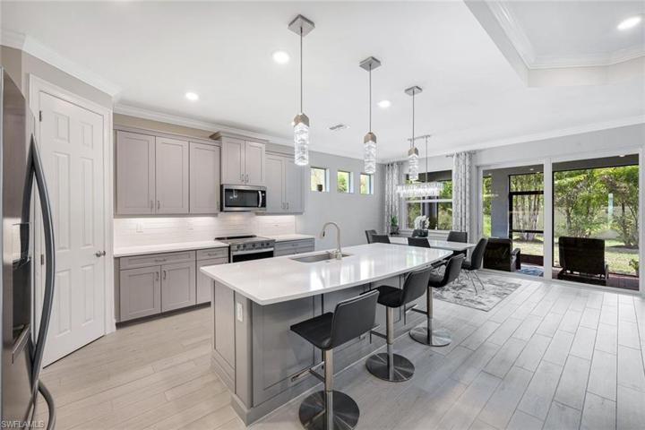 370 Deauville LOOP, NAPLES FL 34114