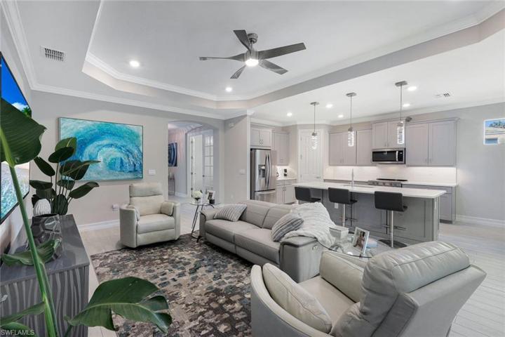 370 Deauville LOOP, NAPLES FL 34114