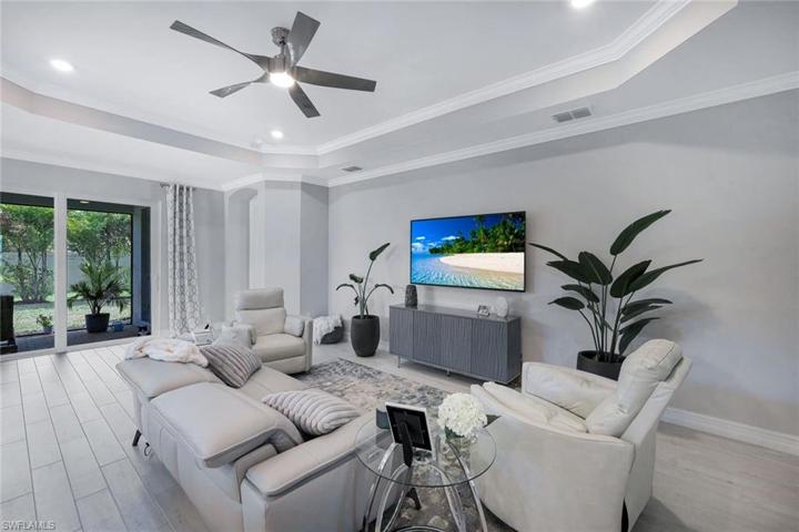 370 Deauville LOOP, NAPLES FL 34114
