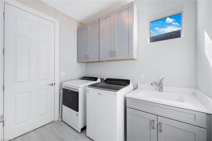370 Deauville LOOP, NAPLES FL 34114