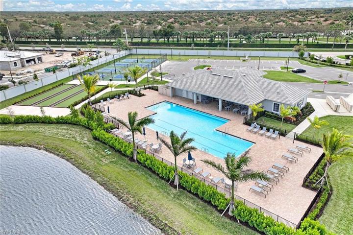 370 Deauville LOOP, NAPLES FL 34114