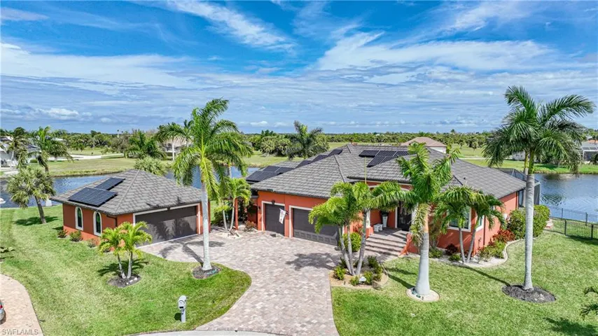 Spectaculiar Waterview's from 3 sides of the home. Approx 344' of waterfront.