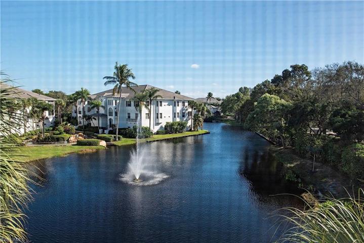 Sparkling lake viewsfrom Lanai