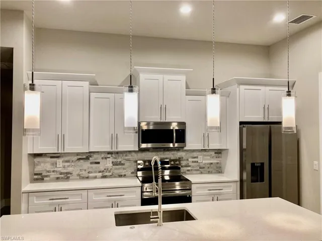 4105 33rd St Sw, Lehigh Acres Fl 33976