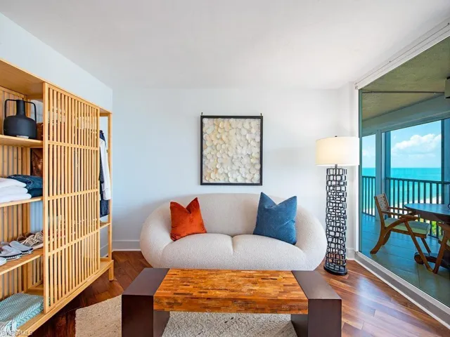 3rd Bedroom/Den/Media