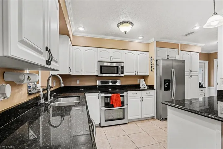 2136 Flora Ave, Fort Myers, Florida 33907