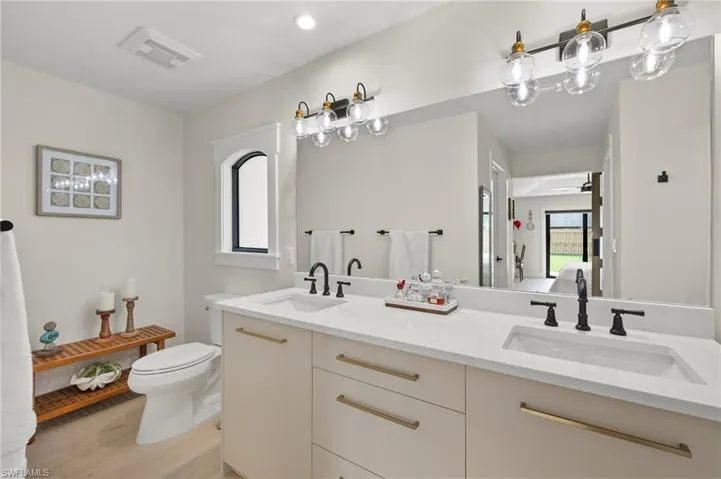 10274  Boca  CIR, Naples, FL 34109