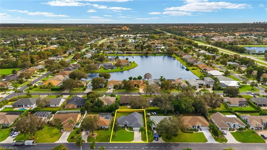 10274  Boca  CIR, Naples, FL 34109