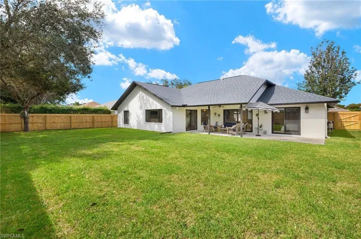 10274  Boca  CIR, Naples, FL 34109