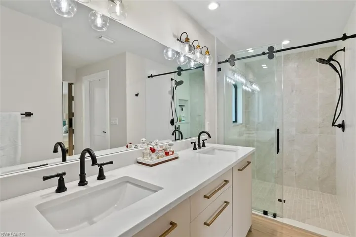10274  Boca  CIR, Naples, FL 34109