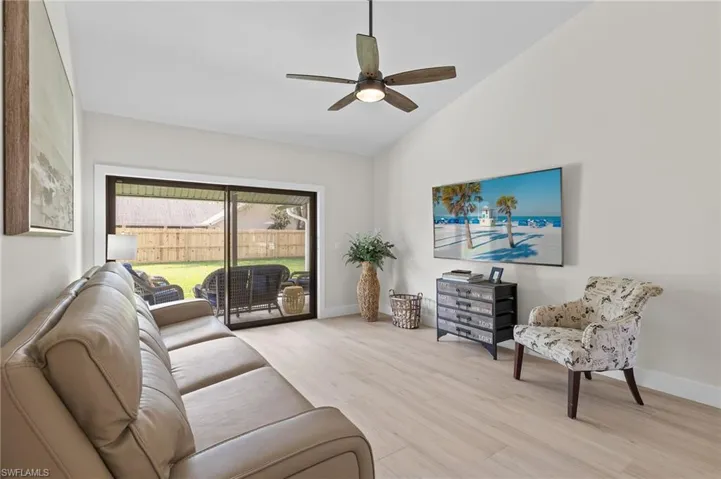 10274  Boca  CIR, Naples, FL 34109