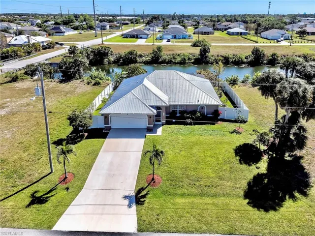 2707 NE 5th  PL, Cape Coral, FL 33909