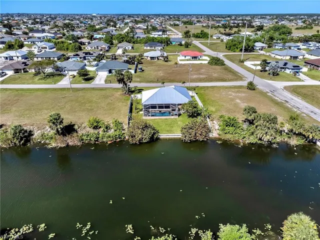 2707 NE 5th  PL, Cape Coral, FL 33909