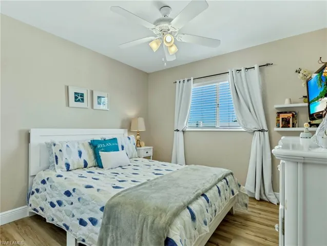 2707 NE 5th  PL, Cape Coral, FL 33909