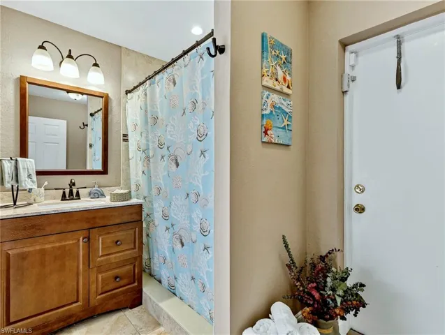 2707 NE 5th  PL, Cape Coral, FL 33909