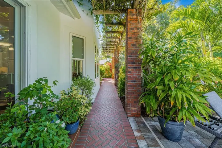 13672 Pine Villa Ln, Fort Myers, Florida 33912