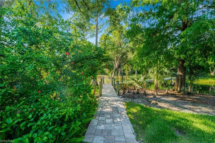 13672 Pine Villa Ln, Fort Myers, Florida 33912