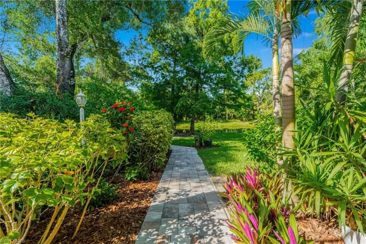 13672 Pine Villa Ln, Fort Myers, Florida 33912