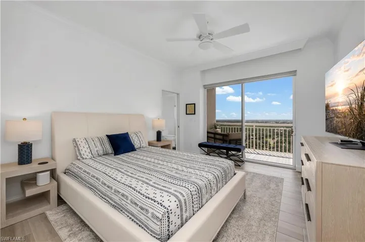 Bedroom 2 w/balcony