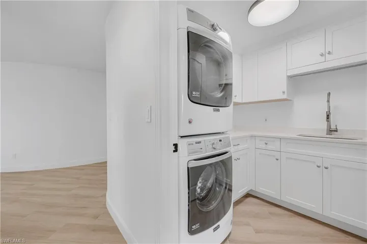 Laundry w/extra pantry space