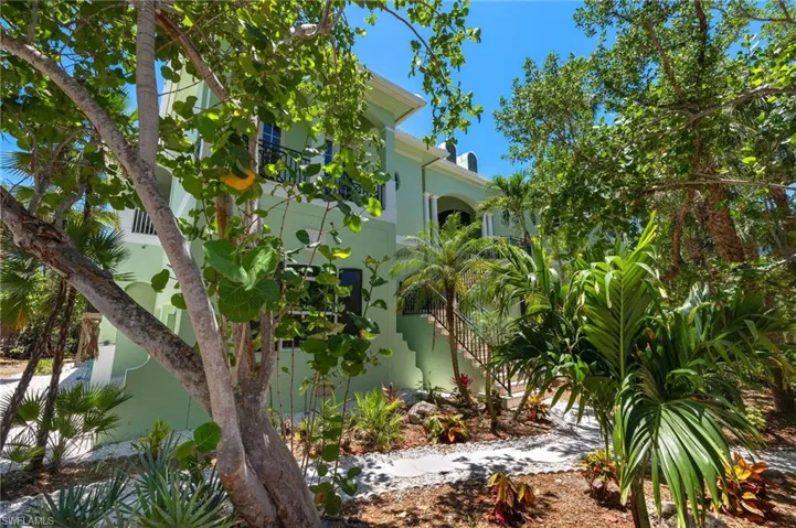 View of side of home