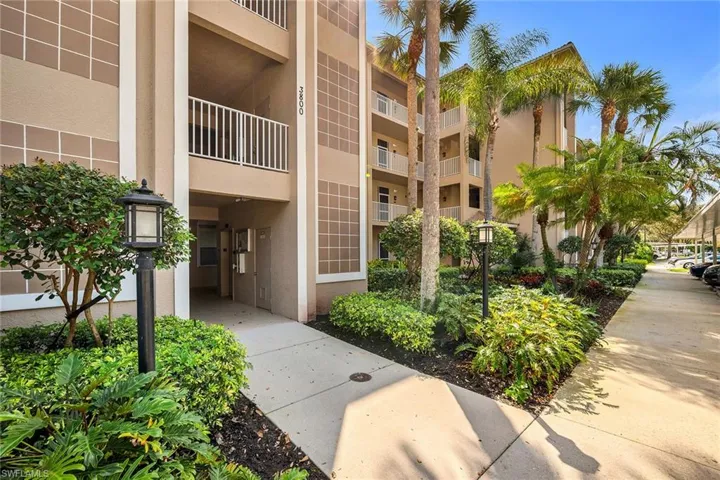 3800  Sawgrass  WAY, Naples, FL 34112
