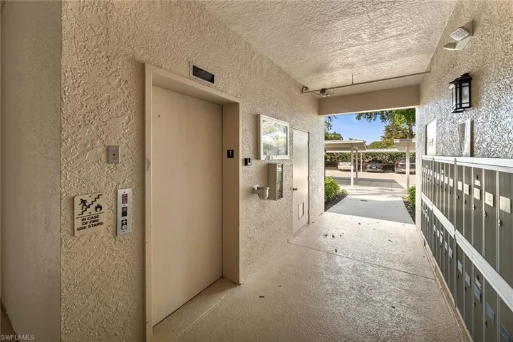 3800  Sawgrass  WAY, Naples, FL 34112