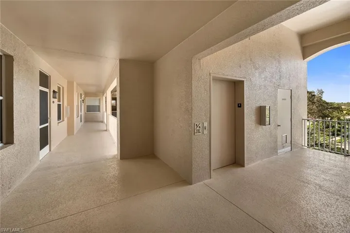 3800  Sawgrass  WAY, Naples, FL 34112