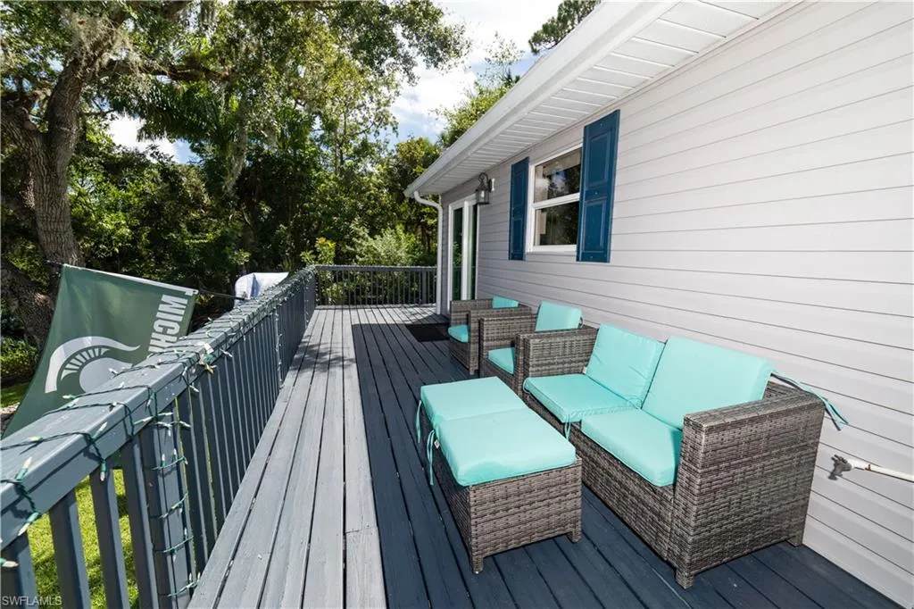 27311 Riverside DR, Bonita Springs, FL 34135,225001359