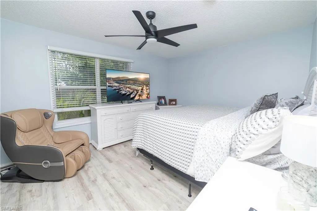 27311 Riverside DR, Bonita Springs, FL 34135,225001359
