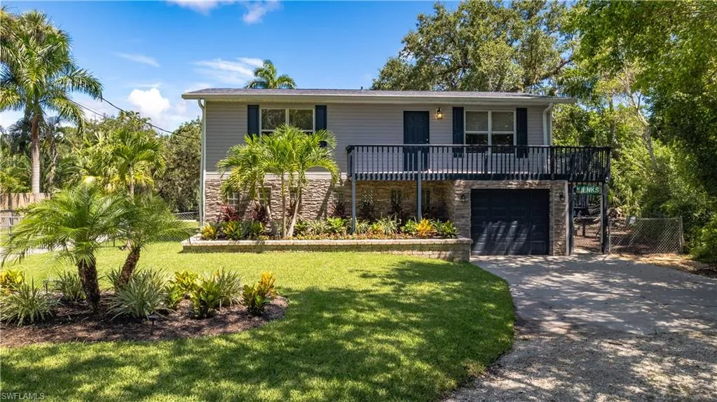 27311 Riverside DR, Bonita Springs, FL 34135,225001359