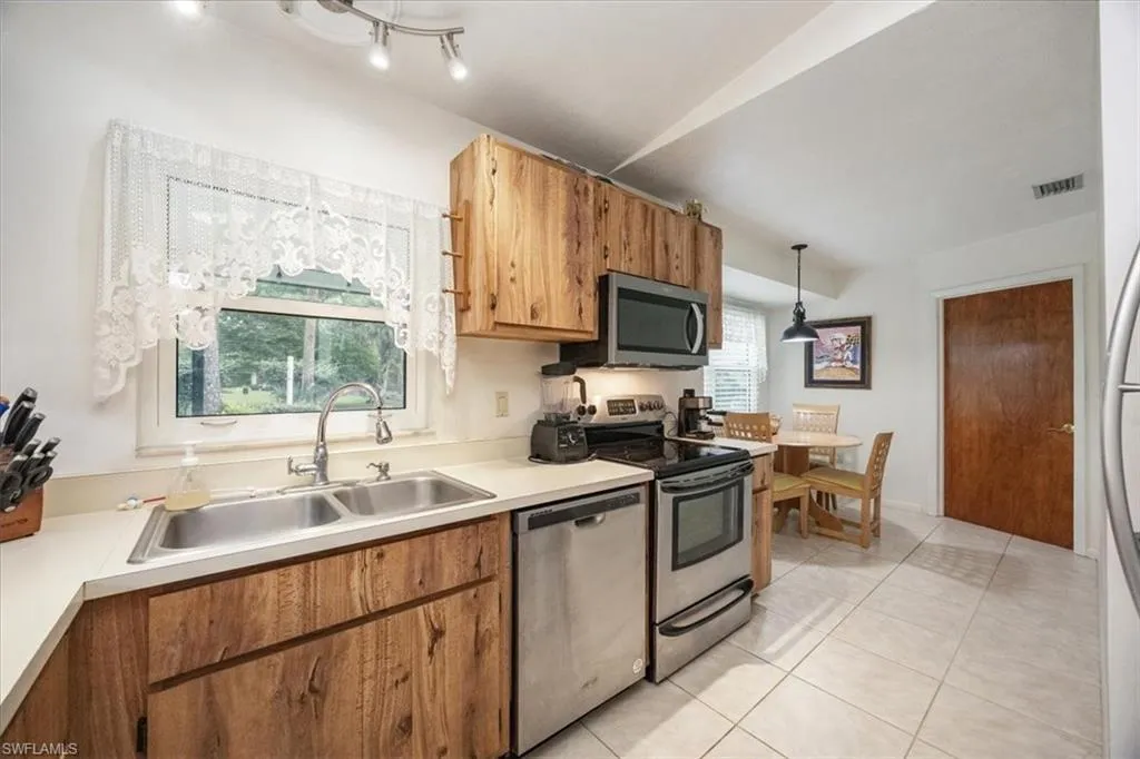 5881 Green BLVD, Naples, FL 34116,225063688