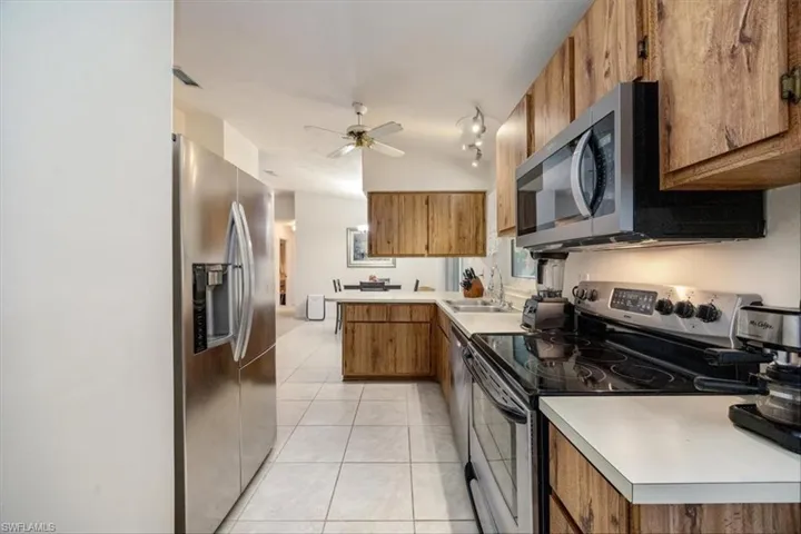 5881  Green  BLVD, Naples, FL 34116