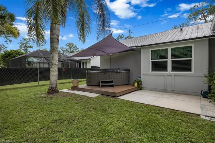 5881  Green  BLVD, Naples, FL 34116