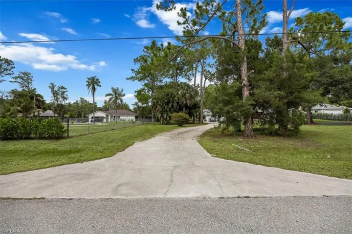 5881  Green  BLVD, Naples, FL 34116