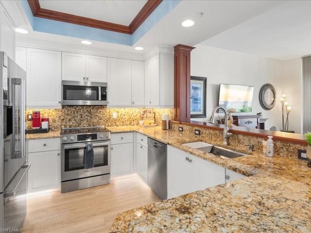 430  Cove Tower  DR, Naples, FL 34110