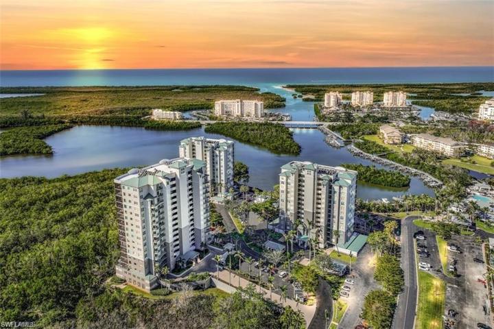 430  Cove Tower  DR, Naples, FL 34110