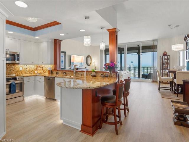 430  Cove Tower  DR, Naples, FL 34110