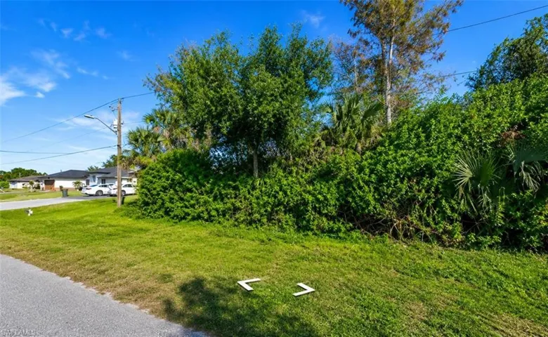 822  Alido  AVE, Lehigh Acres, FL 33971