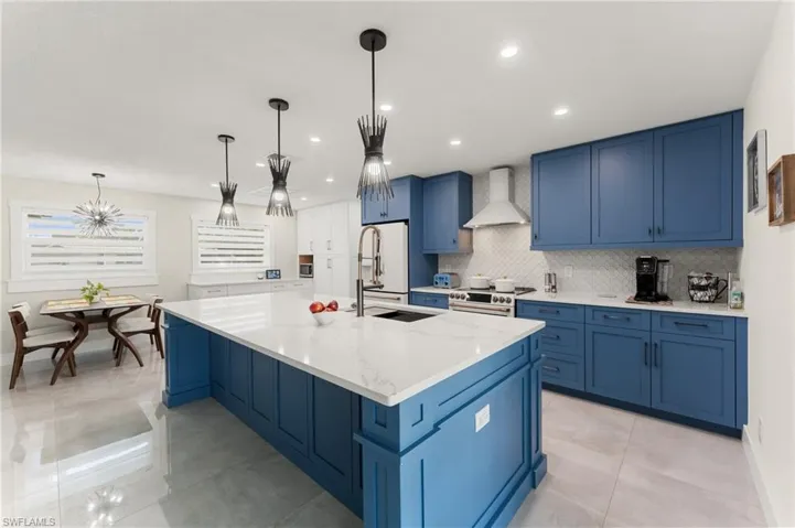 1035  El Valle  AVE, Fort Myers, FL 33919