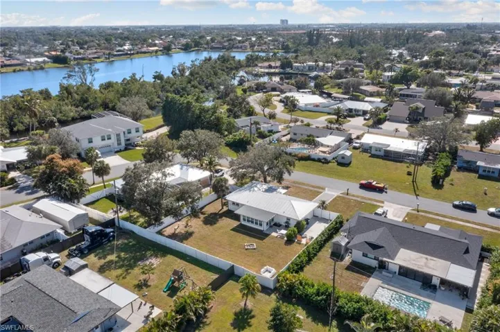 1035  El Valle  AVE, Fort Myers, FL 33919