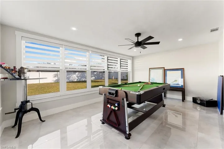 1035  El Valle  AVE, Fort Myers, FL 33919