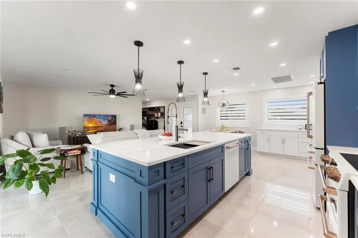 1035  El Valle  AVE, Fort Myers, FL 33919