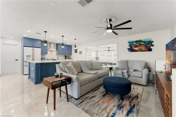 1035  El Valle  AVE, Fort Myers, FL 33919