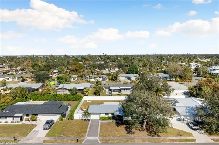 1035  El Valle  AVE, Fort Myers, FL 33919